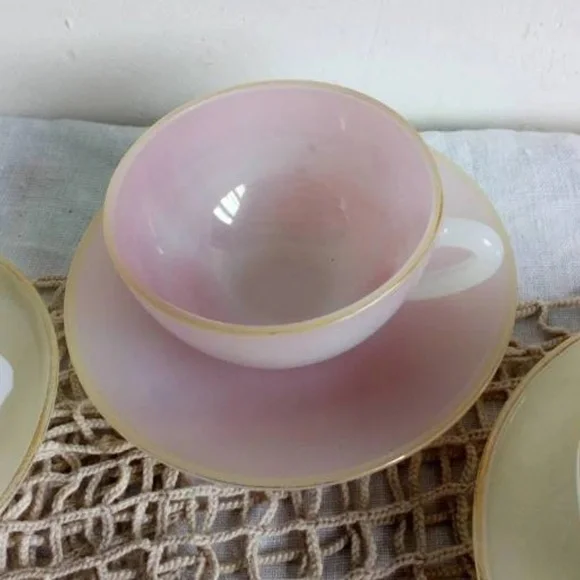 Vintage 60s Arcopal Harlequin Espresso Cups, Opaline Pastel, French Midcentury - Picture 7 of 16